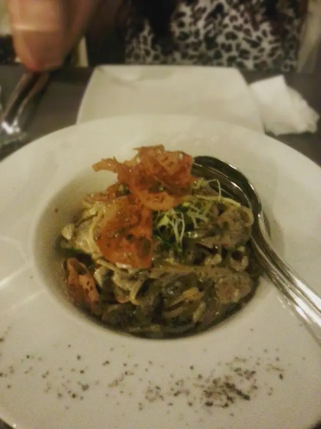 黑松露雜菇扁意粉