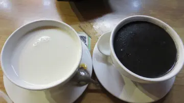 White sesame and black sesame soup