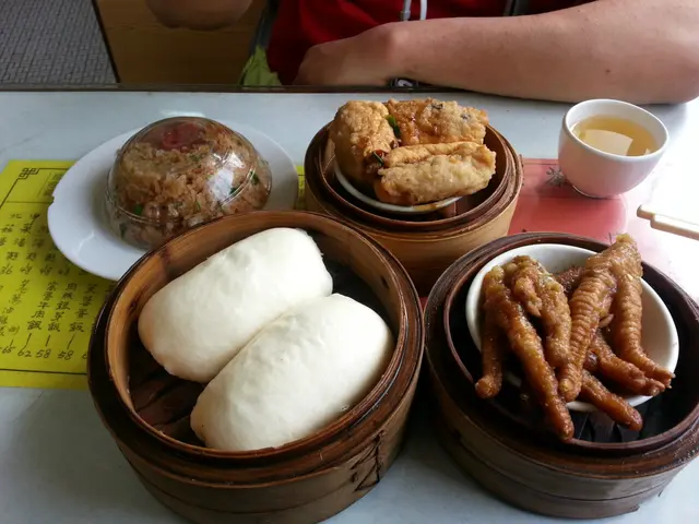 我們取了四籠熱呼呼的點心