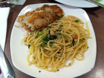 龍利柳蜆肉意粉