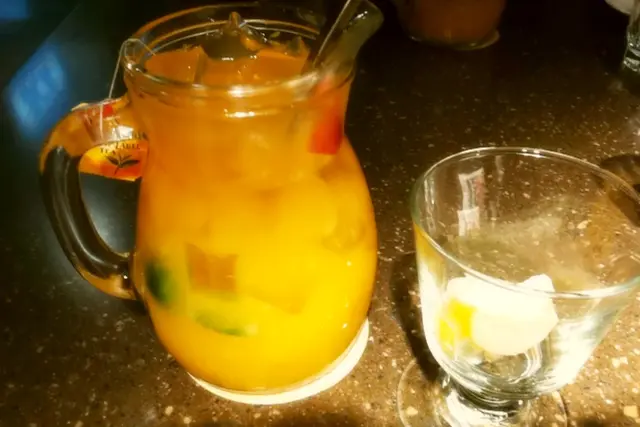 水果冰茶( forgot the exact name)