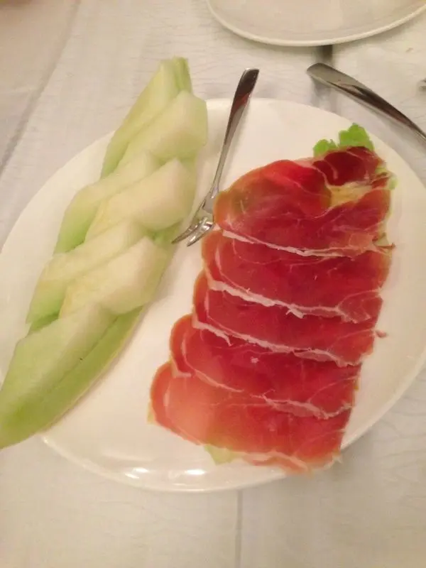 呢個菜係每次係menu見到都會點..因為水果配ham 少少咸少少甜又有水份..大愛