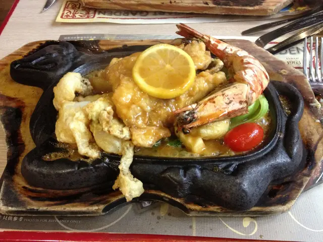 看上去夠豐富既鐵板海鮮