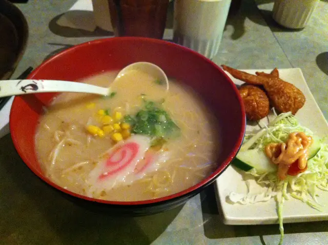 雞翼餃子拉面