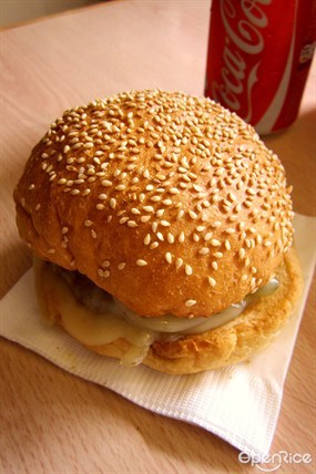 芝蔴大頭相 - Burgerman in Sham Shui Po 