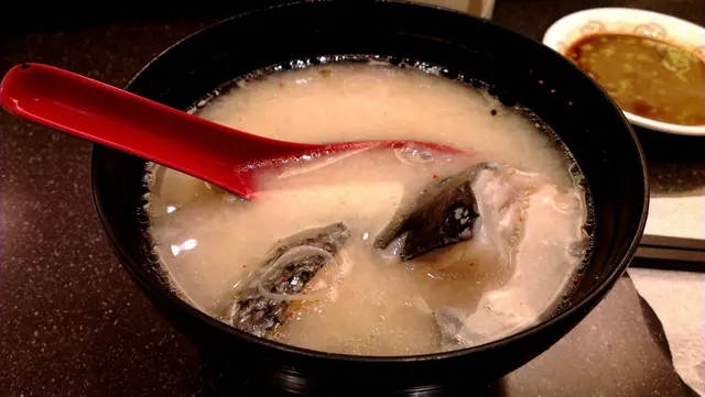 三文魚魚頭湯