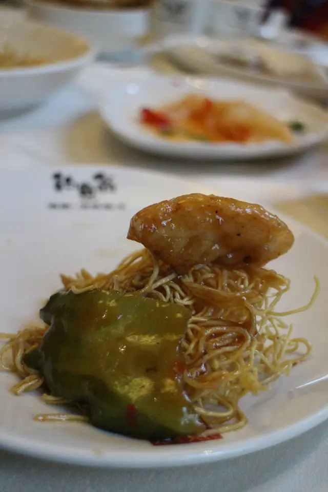 涼瓜龍躉頭腩炒麵