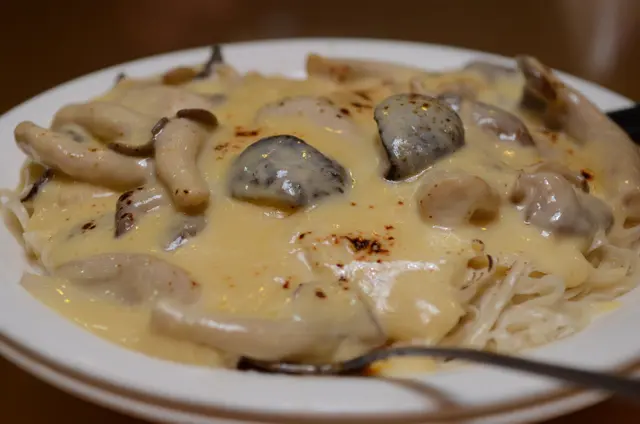 中式的Carbonara ... 芝士汁做得很好.