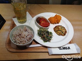 Caf&#233;&amp;Meal MUJI&#39;s photo in Causeway Bay 