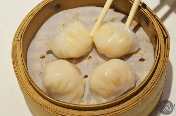 Steamed prawn dumplings, har gaw - 筍尖鲜虾饺 (HK$60/-)