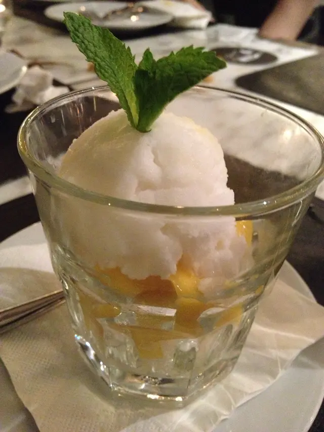 混合來吃有點像芒果糯米飯的味道