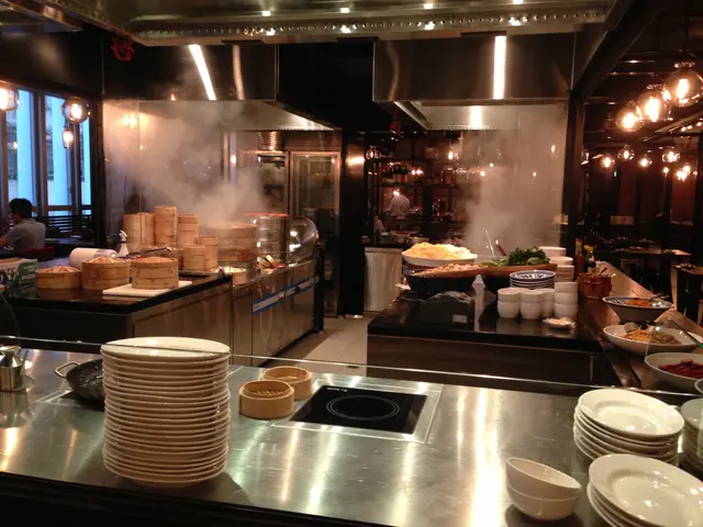 點心/雲吞麵區..湯底用大地魚熬製..遠遠已聞到香味!