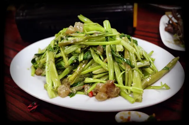 炒腐乳通菜加油渣