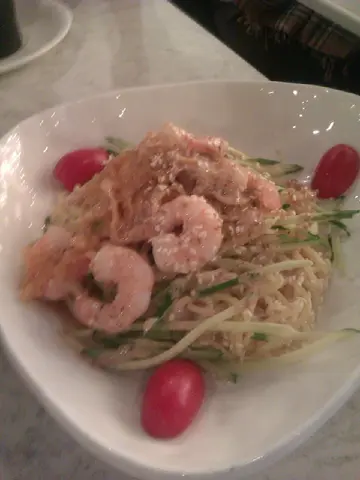 五彩大虾麻茸酱拉面