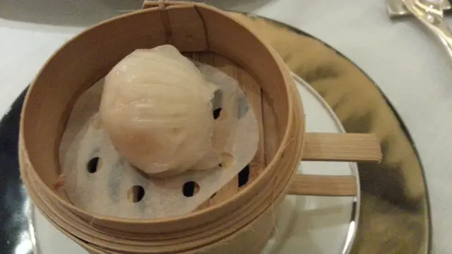 醉蝦姣，蟹肉小籠包