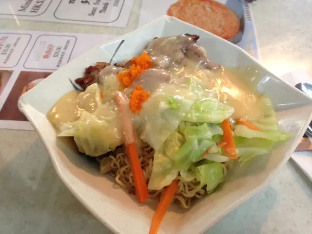 午餐Set $46 - 龍蝦汁蟹籽雞扒撈丁