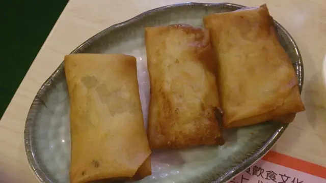 黃芽菜三絲春卷
