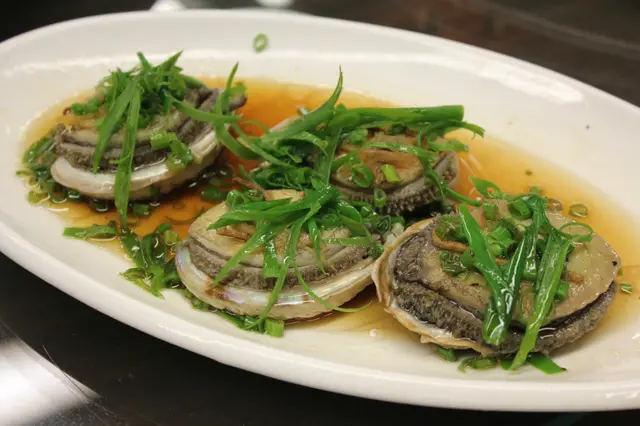 薑絲果皮蒸南非大鮑魚