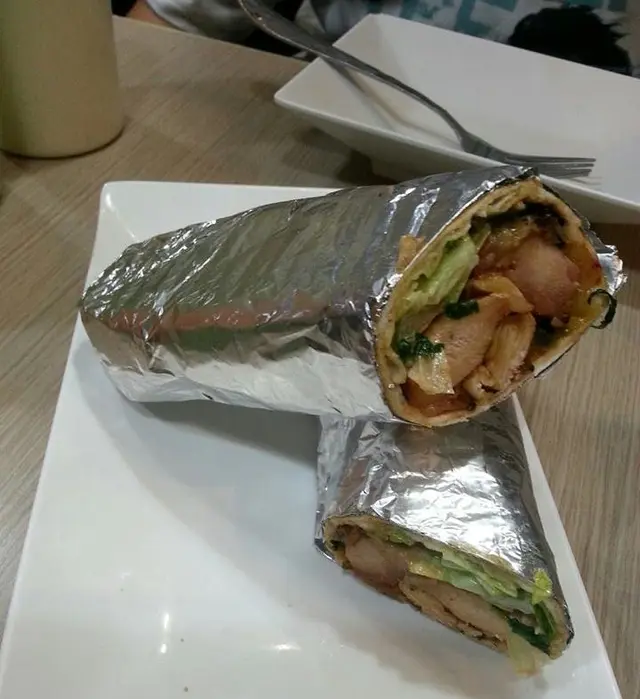 Chicken Doner Roll烤野雞肉卷餅