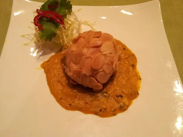 好大粒,彈牙鮮甜蝦肉包住跑出來蟹粉,周圍都是好厚蟹粉,起好食appetizer.