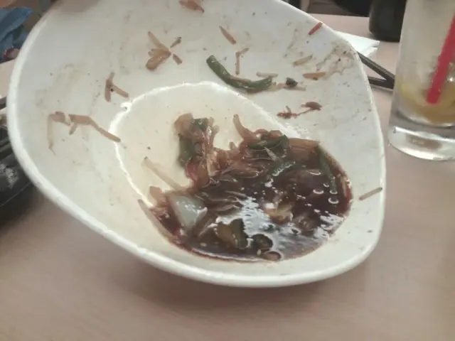 炒烏冬變油浸湯烏冬