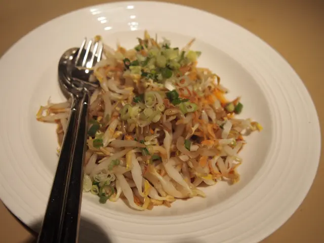 鹹魚炒芽菜
