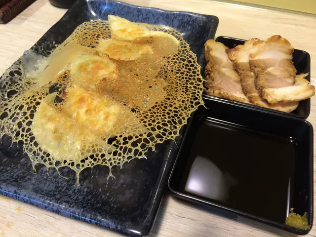 特色餃子配柚子醬汁