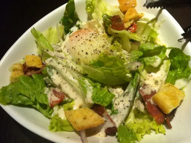 溫泉蛋沙律 (半份)