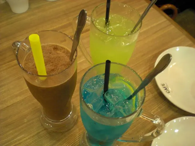 碧咸(啡)、藍冰洋(藍)、蜜瓜精靈(黃)