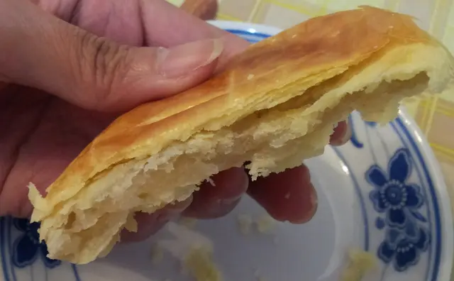 外皮鬆軟, 餡料絕不過甜。