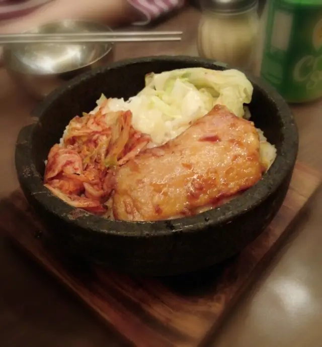 B1 這裏的石頭飯也很多好評,所以我們也點了1個試!