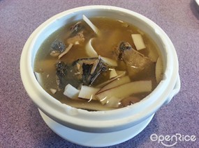 茯苓椰子桂園湯 - 元朗的老廣靚湯