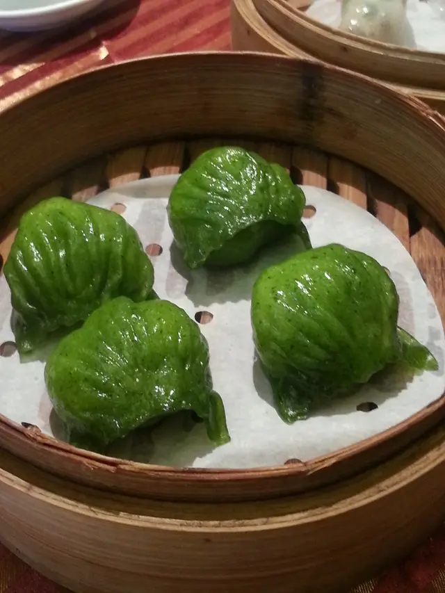 碧綠活剥蝦餃皇