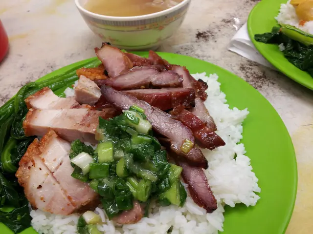 從沒看過份量如此多的燒味飯!