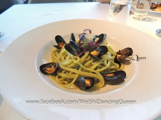 法國青口配香草汁扁意大利粉