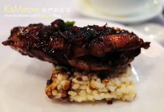 京醬大蝦配鍋巴的鍋巴，脆口帶米香！