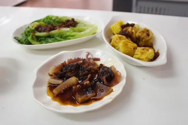 總共叫左三個小食!醬汁多多味道濃郁!