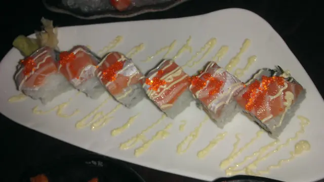 三文魚軟殼蟹反卷