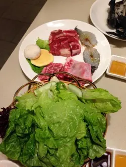 肉好韌，點肉嘅醬料很淡味
