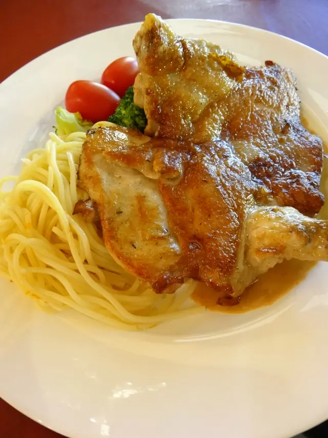 粉紅玫瑰燒雞跟意粉