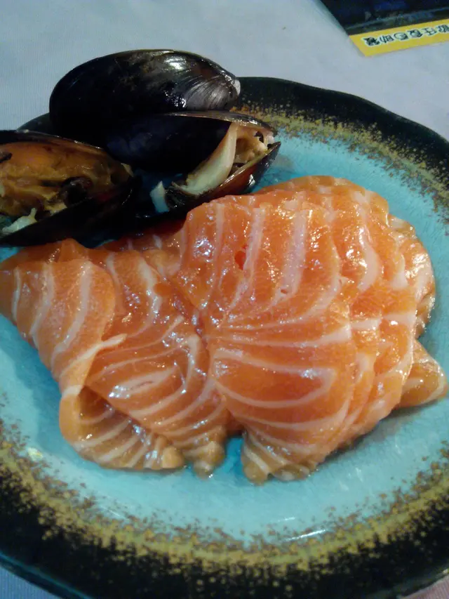 三文魚不停REFILL,值得讚!