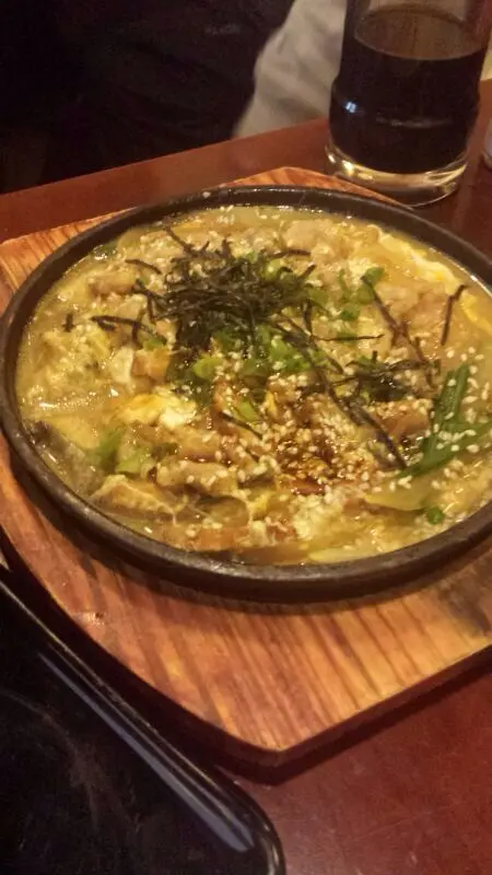 鰻魚鍋，很細
