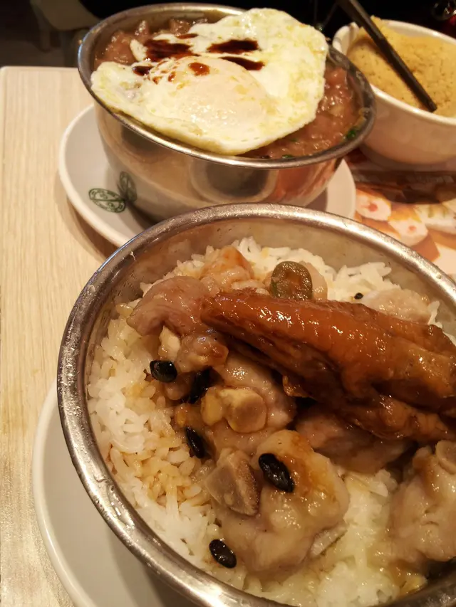 不錯的盅飯,惟餸菜略少了點。