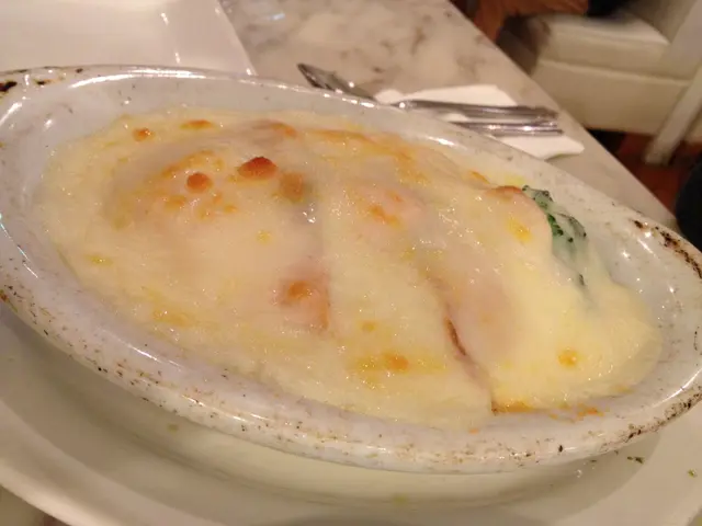 芝士焗煙三文魚西蘭花飯