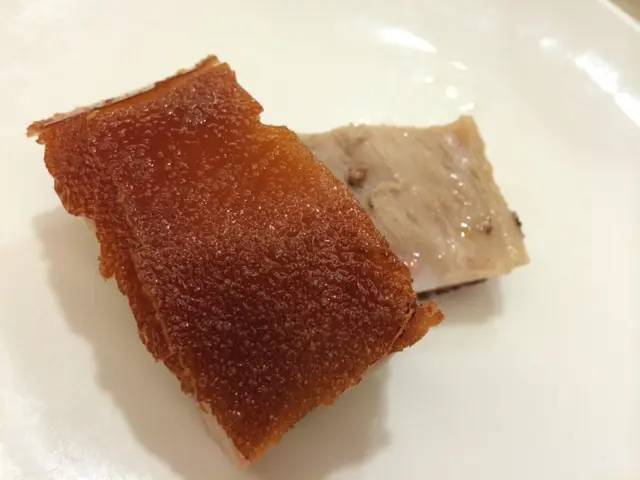 金豬全體大紅袍