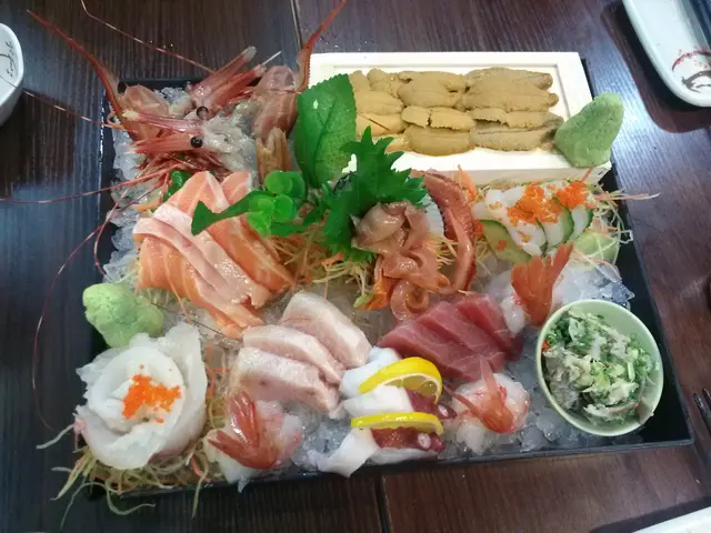全部刺身都好新鮮，賣相精美，正