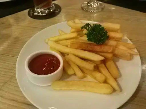 本身都幾鍾意食薯仔整既嘢，薯條熱辣辣食有薯味