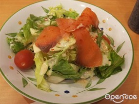 三文魚沙律 - 大角咀的薩莉亞意式餐廳