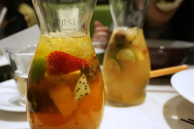 特飲來講,用玻璃杯比起膠杯來得更有味道,而且觀感亦比較得體。