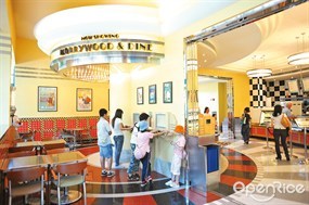 Hollywood & Dine